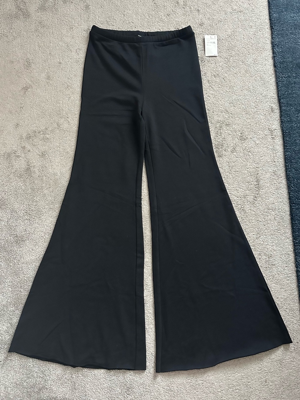 NEW! Good American Terrycloth Flare Leg Sweatpants in Black Size Large